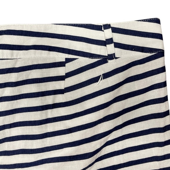 NAUTICA White & Navy Striped Cotton Mid-Rise Shorts, Size 16 - Picture 4 of 7